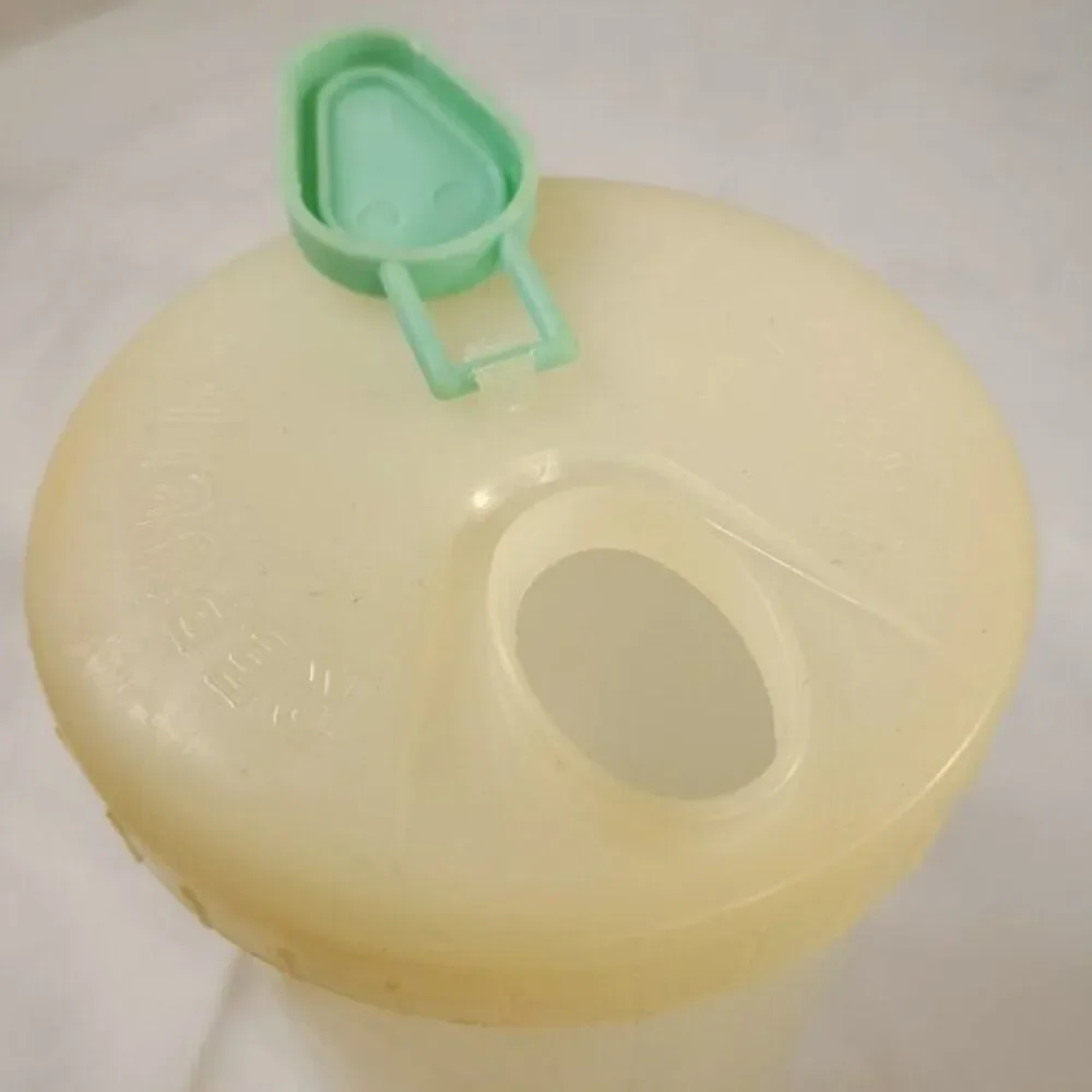 Vintage Republic Freezette Measuring Cup Pitcher Pour Lid 2 Cup‎ pour shake stir